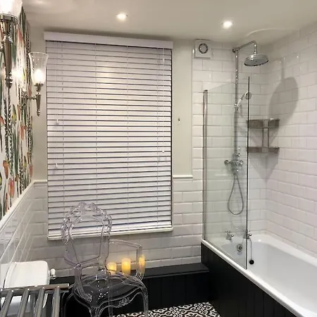 Casa vacanze The Pirate's Palace, - Elegant, Comfy, Fun Whitby